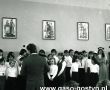 145.Dzien Kobiet w Szkole Podstawowej nr 3 w Gostyniu (1980r.)- wystepy artystyczne-chor szkolny.