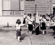 1548. Uroczysta inauguracja roku szkolnego w Szkole Podstawowej nr 3 w Gostyniu (1 wrzesnia 1983 r.) - pierwszoklasisci skladaja slubowanie