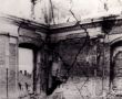 1799.Zniszczony budynek gimnazjum w Gostyniu (zdjecie wykonano po 22 stycznia 1945 roku, aula bez stropu, przez okna widoczna Adolf-Hitler-Strasse, obecnie Wroclawska)