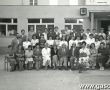 1825. Pozegnanie absolwenbtow (klasa VIIIa) Szkoly Podstawowej nr 1 w Gostyniu (10 czerwca 1983 r.)