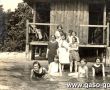 295.Czlonkinie Towarzystwa Czytelni dla Kobiet w Gostyniu w czasie pobytu nad jeziorem w Zbaszyniu.