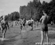 3087.Gostynianie nad jeziorem Ostrowieczko - lipiec 1956 r.