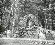753.Zalesie-grota z figura Matki Boskiej (w 1921 r. na czesc zwyciestwa nad bolszewikami postawil ja Franciszek Snela)
