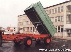 1038.Przyczepa rolnicza wyprodukowana w Fabryce Urzadzen Technicznych AGRARIA w Gostyniu