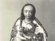 1041.Kosciol farny pw. sw. Malgorzaty w Gostyniu - poznogotycka rzezba Matki Boskiej z Dzieciatkiem (datowana przez historykow sztuki na 1510 rok)