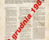 105. Oryginalne obwieszczenie mowiace o wprowadzeniu stanu wojennego, ktore bylo 13 grudnia 1981 roku wywieszone w Gostyniu.