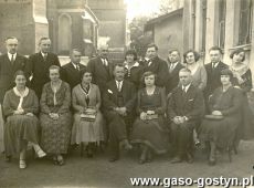 1118.Publiczna Szkola Powszechna w Gostyniu (1931 r.) - Szczepan Kaczmarek (kier. szkoly) i grono nauczycielskie