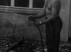 1127.Czyn spoleczny pracownikow Wielkoipolskiej Huty Szkla w Gostyniu (B.Matyla przy budowie przedszkola).JPG