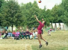 1131.Plazowy turniej pilki siatkowej w Debcu z udzialem MZKS Kania Gostyn (1995 r.)