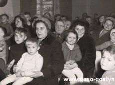 1133.Choinka noworoczna dla dzieci pracownikow Spoldzielni Mieszkaniowej w Gostyniu (1963r.)