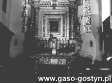 1168.Oltarz glowny w kosciele farnym w Gostyniu (1978 r.)