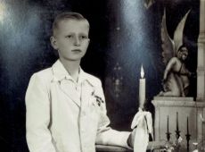 1203. I Komunia Swieta Artura Przybyla - w latach 1985-2010 proboszcz parafii farnej w Gostyniu