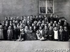 1207. Klasa IA i IB szkoly w Piaskach (1954 r.)