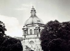 1210.Kosciol ksiezy filipinow na Swietej Gorze