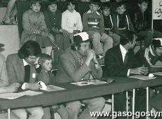 1231.Turniej Brygad Wielkopolskiej Huty Szkla w Gostyniu (eliminacje pomiedzy brygadami I i II, hala sportowa SP 2 w Gostyniu, 18 maja 1980 r.)-jury konkursowe