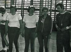 1247.Turniej Brygad Wielkopolskiej Huty Szkla w Gostyniu (eliminacje pomiedzy brygadami I i II, hala sportowa SP 2 w Gostyniu, 18 maja 1980 r.)-mecz pilki recznej pan