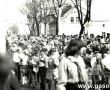 1291.Uczniowie Szkoly Podstawowej nr 1 w Gostyniu w pochodzie pierwszomajowym (1 maja 1980 r.)