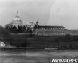 1296.Kosciol i klasztor ksiezy filipinow na Swietej Gorze w Gostyniu (zdjecie z przelomu lat 80. i 90. XX wieku).JPG