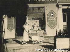 1302. Rynek w Gostyniu - Drogeria Zamkowa (nad drogeria byl Hotel pod Bialym Orlem)