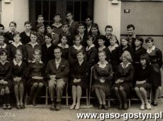 1302.Maturzysci Liceum Ogolnoksztalcacego w Gostyniu - klasa XI a (1965 r.)