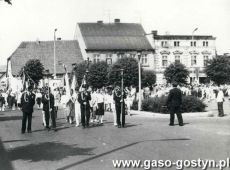 1307.Rynek w Gostyniu - procesja Bozego Ciala w latach 80. XX wieku
