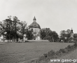1325.Kosciol i klasztor na Swietej Gorze w Gostyniu, skan wykonany ze szklanego negatywu zdjecia wykonanego przez przez ks. Wl. Sluzalka-superiora Kongregacji Oratorium sw. Filipa Neri (lata 30. XX wieku)