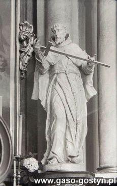 1328.Figura sw. Franciszka z Asyzu w oltarzu bocznym Matki Bozej Rozancowej (zdjecie z okolo polowy XX wieku)