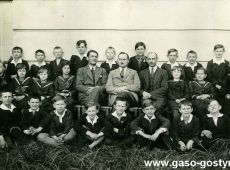 133. 1933 r.-gostynscy gimnazjalisci i profesorowie Schulz, Kolomlocki,Musial