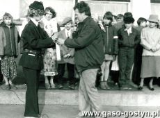 1335.Swieto Wiosny w Szkole Podstawowej nr 3 w Gostyniu (21 marca 1986 r.)-przekazanie wladzy uczniom