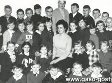 1354.Klasa IV D (wych. H.Pachura) - Szkola Podstawowa nr 1 w Gostyniu (rok szkolny 1964-1965)