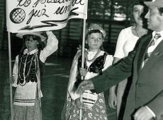 1363.Final Turnieju Brygad Wielkopolskiej Huty Szkla w Gostyniu (hala sportowa SP 2 w Gostyniu, 1980 r.)