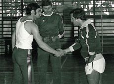 1370.Final Turnieju Brygad Wielkopolskiej Huty Szkla w Gostyniu (hala sportowa SP 2 w Gostyniu, 1980 r.)