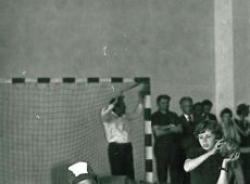 1402.Final Turnieju Brygad Wielkopolskiej Huty Szkla w Gostyniu (hala sportowa SP 2 w Gostyniu, 1980 r.)