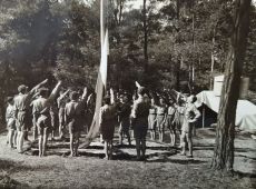 1449.Oboz gostynskiej III Druzyny Harcerskiej w Zelaznie (1932 r.)-apel poranny