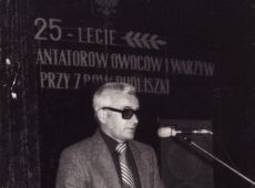 1454. 25-lecie Kola Plantatorow Owocow i Warzyw przy ZPOW Pudliszki (Krobia, 26.11.1983 r.)-dyr ZPOW Pudliszki Andrzej Mialkowski