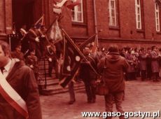 1551.Uroczystosc odsloniecia tablicy pamiatkowej na frontonie Szpitala w Marysinie upamietniajacej radziecki szpital polowy w 1945 roku (Piaski-Marysin, 4 listopada 1986 r.)