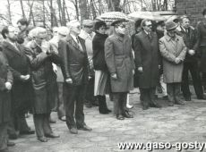 1560.Uroczystosc odsloniecia tablicy pamiatkowej na frontonie Szpitala w Marysinie upamietniajacej radziecki szpital polowy w 1945 roku (Piaski-Marysin, 4 listopada 1986 r.)