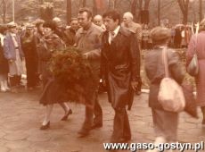 1565.Uroczystosc odsloniecia tablicy pamiatkowej na frontonie Szpitala w Marysinie upamietniajacej radziecki szpital polowy w 1945 roku (Piaski-Marysin, 4 listopada 1986 r.)