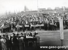 1567. Plac przy Gorze Zamkowej w Gostyniu-manifestacja z okazji 1 Maja 1979r.