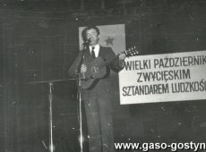 1569.Po odslonieciu tablicy w Marysinie, w sali Gminnego Osrodka Kultury w Piaskach odbyla sie Wojewodzka Akademia z okazji 69. rocznicy Rewolucji Pazdziernikowej (4 listopada 1986 r.)