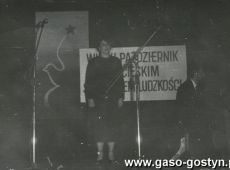 1570.Po odslonieciu tablicy w Marysinie, w sali Gminnego Osrodka Kultury w Piaskach odbyla sie Wojewodzka Akademia z okazji 69. rocznicy Rewolucji Pazdziernikowej (4 listopada 1986 r.)