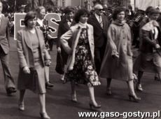 1612.Nauczyciele gostynskiego Liceum Ogolnoksztalcacego w pochodzie pierwszomajowym