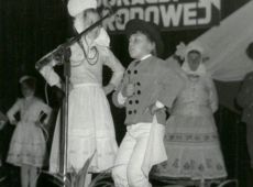 1613.Akademia z okazji Dnia Edukacji Narodowej w Gostynskim Osrodku Kultury HUTNIK w Gostyniu (1985 r.)