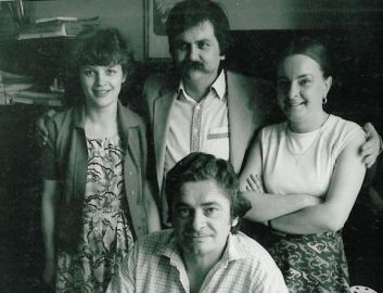 1631.Dyr MGOK Hutnik w Gostyniu Lechoslaw Majchrzak oraz pracownicy Krystyna Kubiak (prac. administracji ) oraz instruktorzy Henryk Goscianski i Irena Zborowska. -1985r.