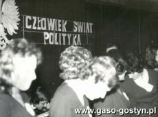 1635.Akademia poswiecona ksiazce spoleczno politycznej Czlowiek-Swiat-Polityka (Gostyn-1974r.)