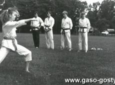 1661.Dni Gostynia 1988r.-pokazy walk karate na gostynskim stadionie