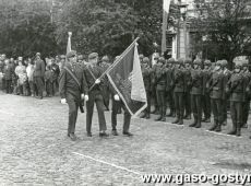 1706.Uroczystosci zwiazane z wreczeniem sztandaru Osrodkowi LOK w Gostyniu ( Gostyn-Rynek, 19.10.1985r.)