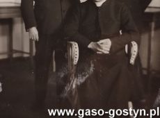 1708.Organizatorzy Wystawy malarstwa polskiego w Gimnazjum w Gostyniu (1932 r.), od lewej Wladyslaw Stachowski, prof. Wladyslaw Kolomlocki i ksiadz Franciszek Olejniczak-dyrektor Gimnazjum