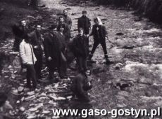 1712.Wycieczka nauczycieli do Dusznik (kwiecien 1968 r.) - na turystycznym szlaku