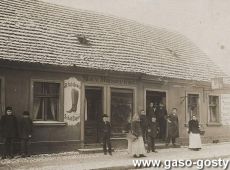 1723.Zaklad obuwniczy Maxa Muszynskiego przy ulicy Kolejowej w Gostyniu (poczatek XX wieku)